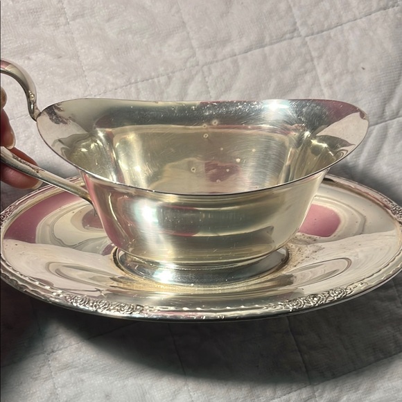 CAMILLE Elegant Silver Teacup and Saucer Set - Picture 8 of 11